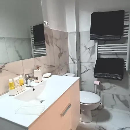 Gaby Centre Gare * 芒通